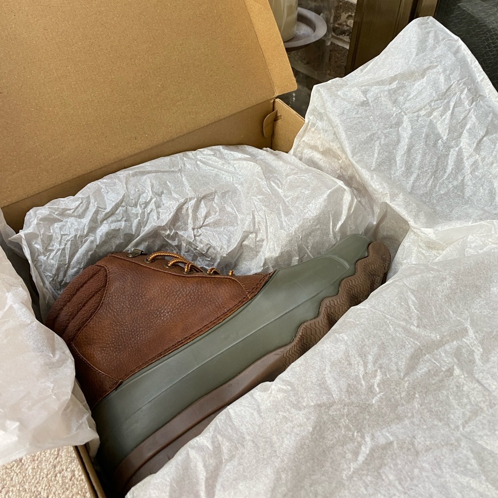 SPERRY Men's Brown and Green Duck Boots - Picture 10 of 16